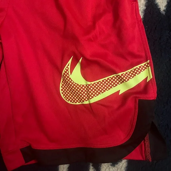 Nike Athletic Shorts (Youth L) - Picture 3 of 5